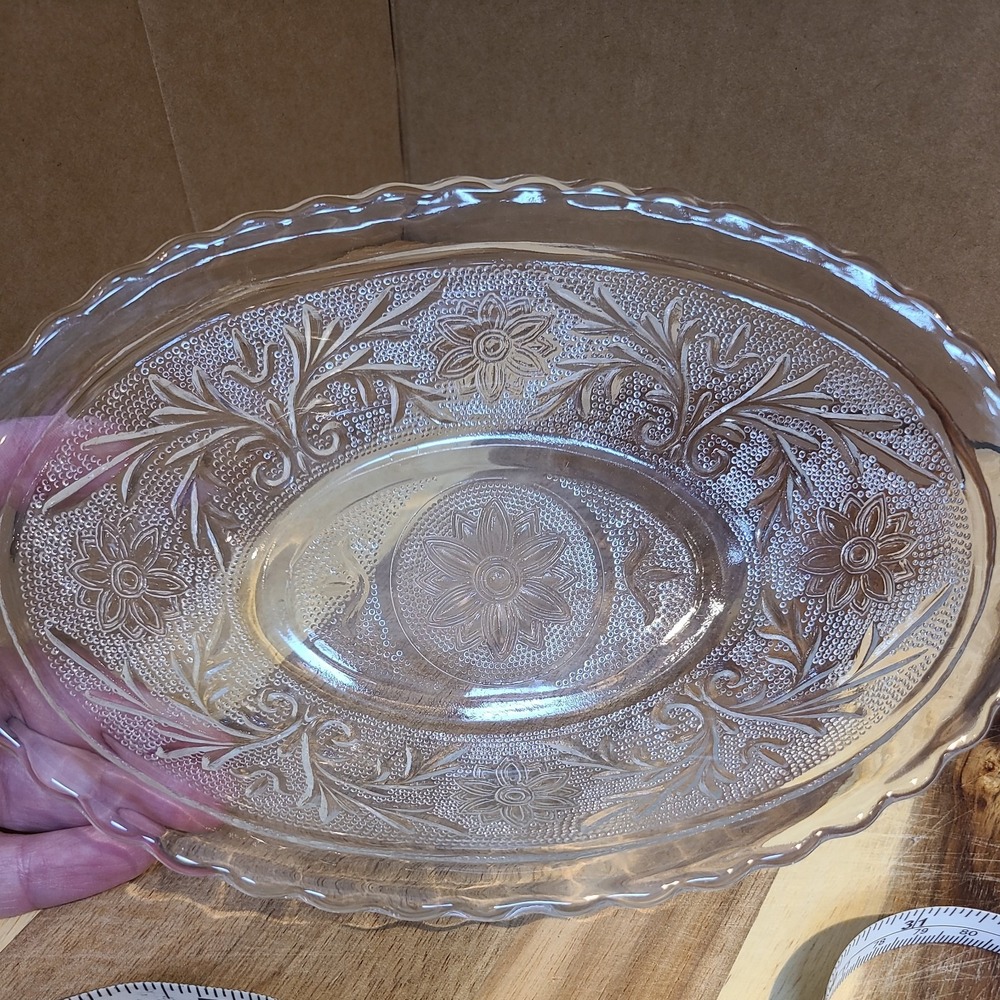 Vintage Sandwich Clear Glass Oval Serving Bowl 8.5" By Anchor Hocking‎